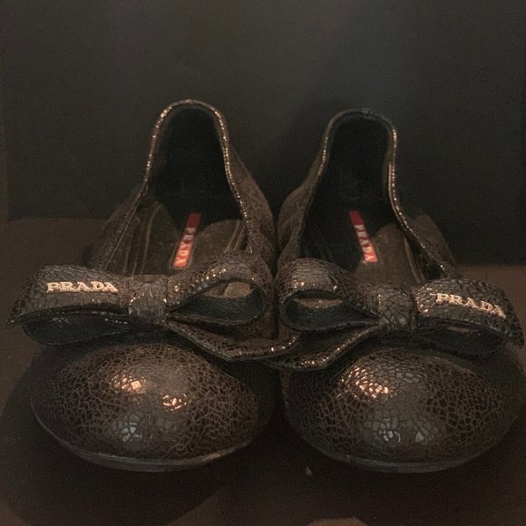 PRADA Cracked Leather Bow Accents Ballet Flats 9.5 - Picture 2 of 5